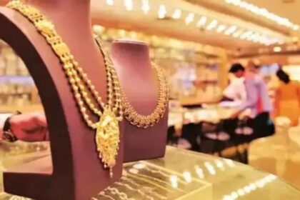 Gold Price Today Gold and silver prices fluctuate today, know the latest prices in your city