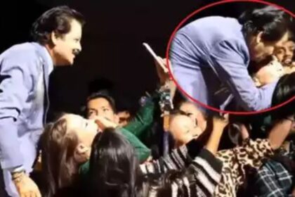 Singer Udit Narayan new kissing video goes viral again on social media after controversy